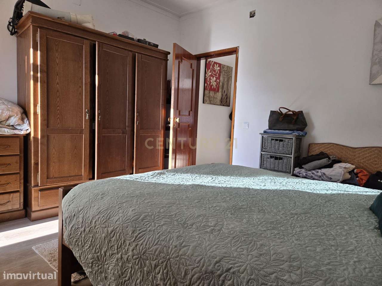 Moradia T4 pronta a habitar no centro de Alcains-11