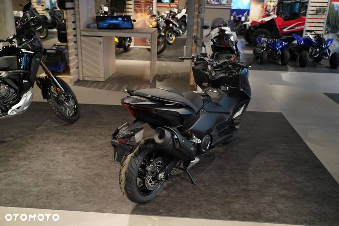 Yamaha Tmax - 4