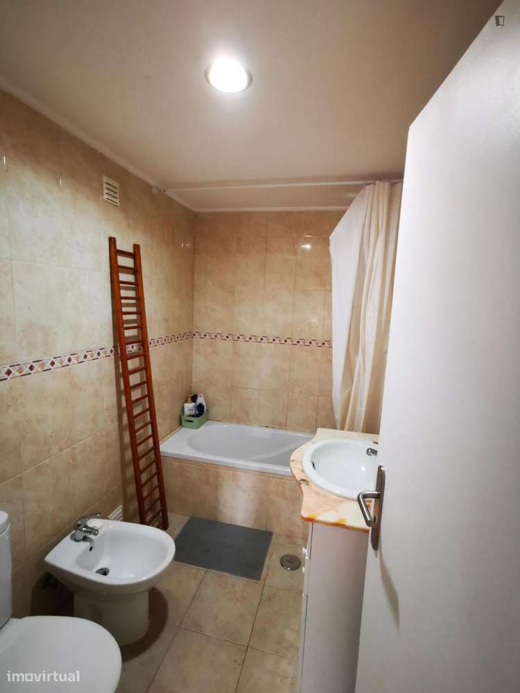 Quarto - localizado em Lisbon - Grande imagem: 4/6