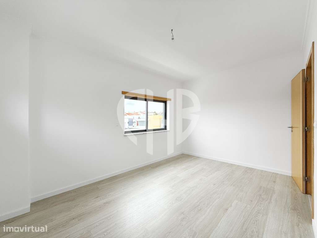 Exclusiva Moradia T5 de Arquitetura Contemporânea em Almada - Feijó-28