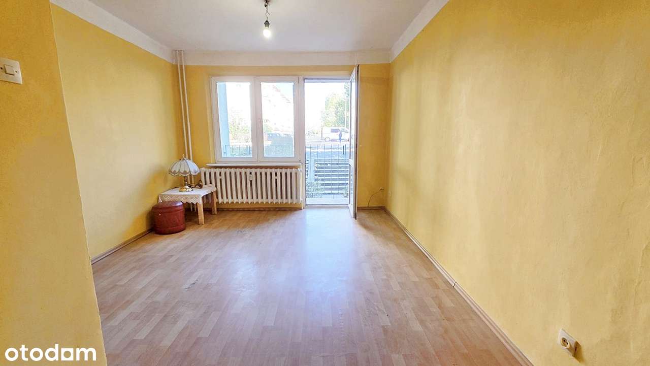 Z potencjałem na 2 pokoje | Świetna lokalizacja blisko "Emki" | Loggia - Pełny obrazek: 1/11