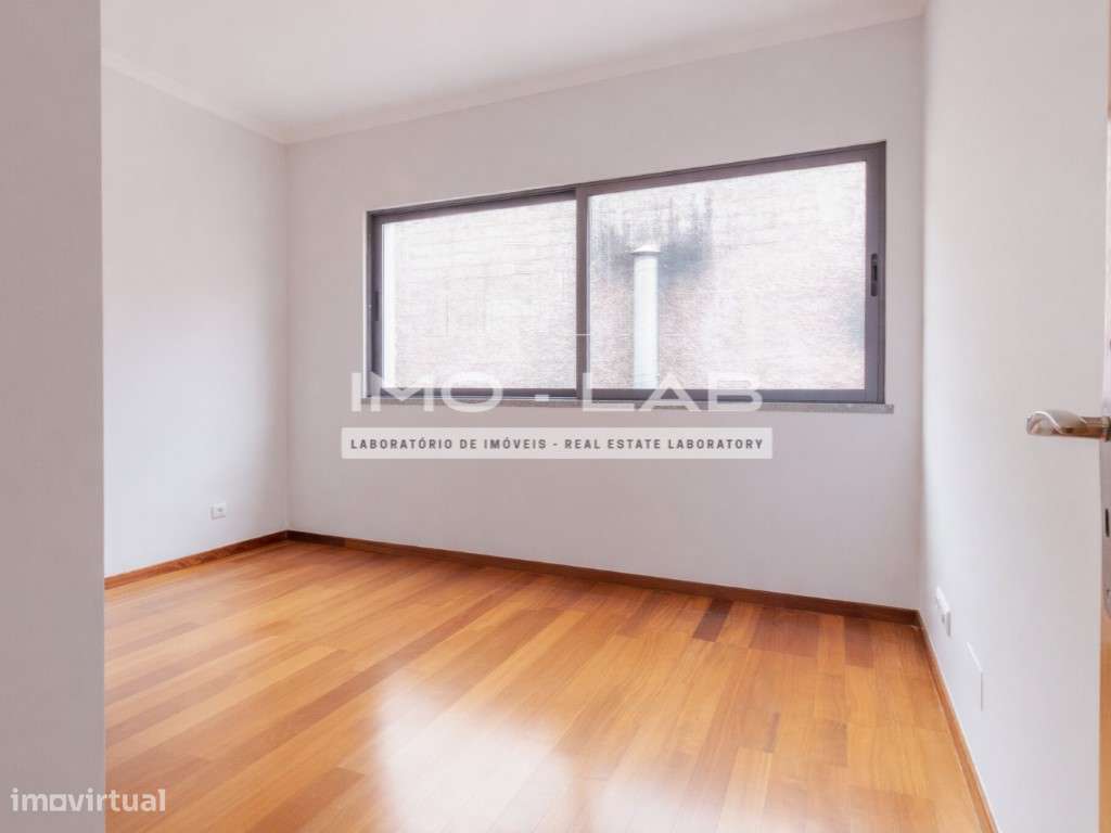 Moradia T2+1 - Câmara de Lobos - Vista Mar e Vista Montanha-16