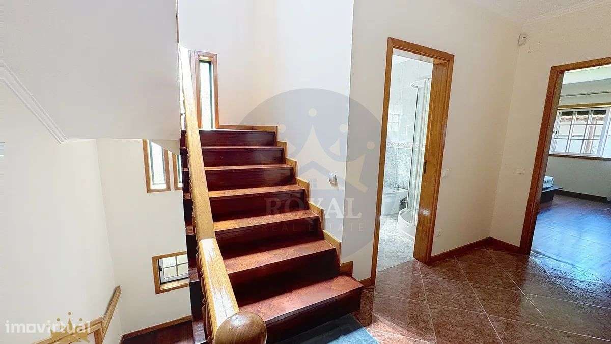 Moradia Isolada T4 em Arrifana –-21