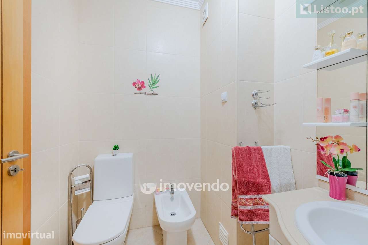 Apartamento T2 com Piscina, Varanda em Portimão-15