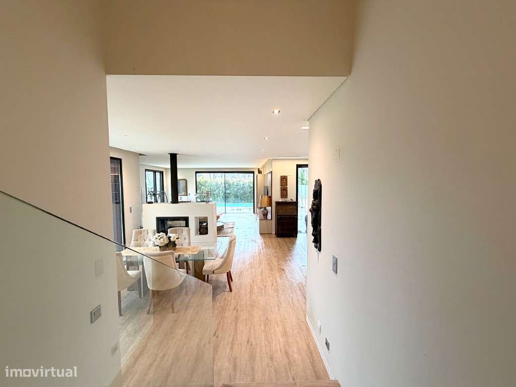 Moradia T4+1 moderna à venda em Picheleiros, Azeitão-16
