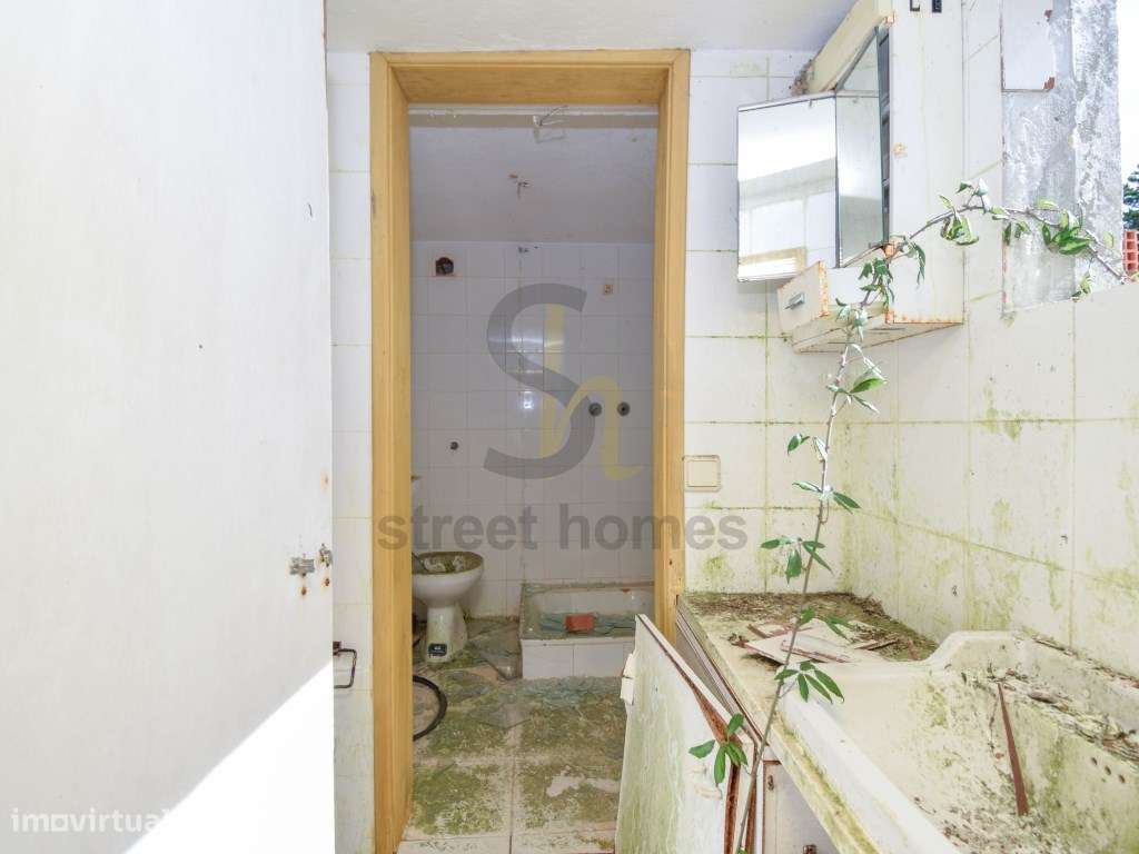 Terreno com 1,5 Hectarescom 4 Habitações junto ao Cabo da Roca-12