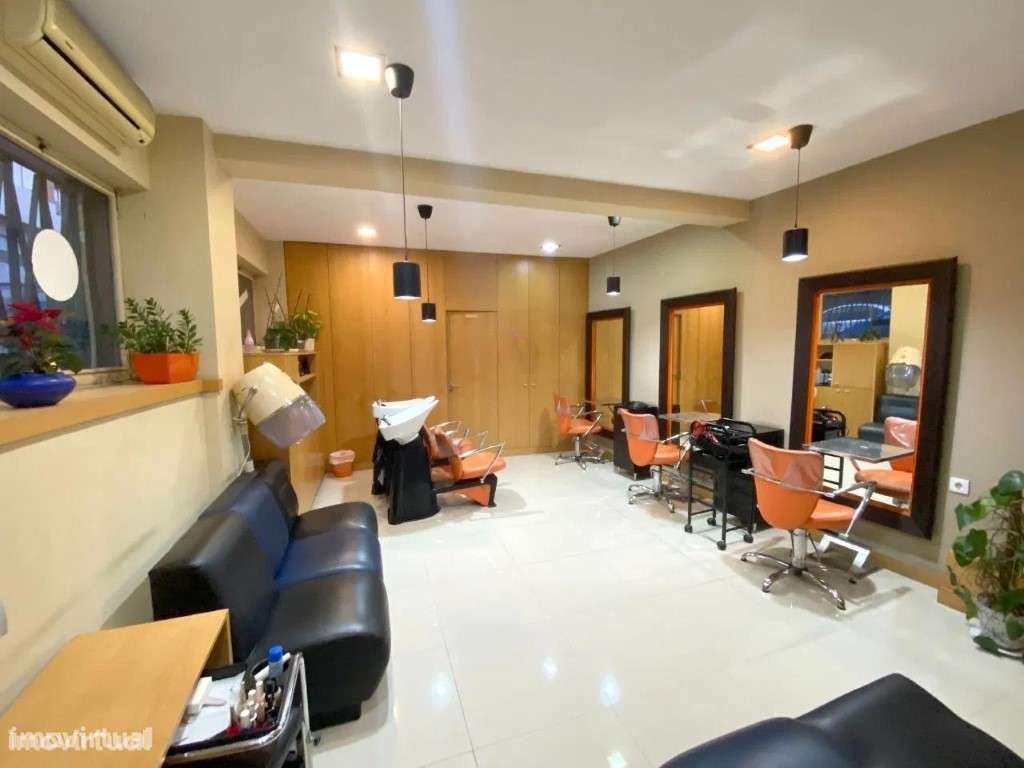 EXCELENTE OPORTUNIDADE DE CEDÊNCIA DE POSIÇÃO DE SALÃO DE CABELEIRE... - Grande imagem: 2/28