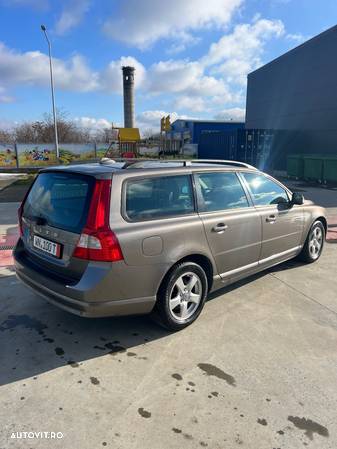 Volvo V70 2.0D - 9