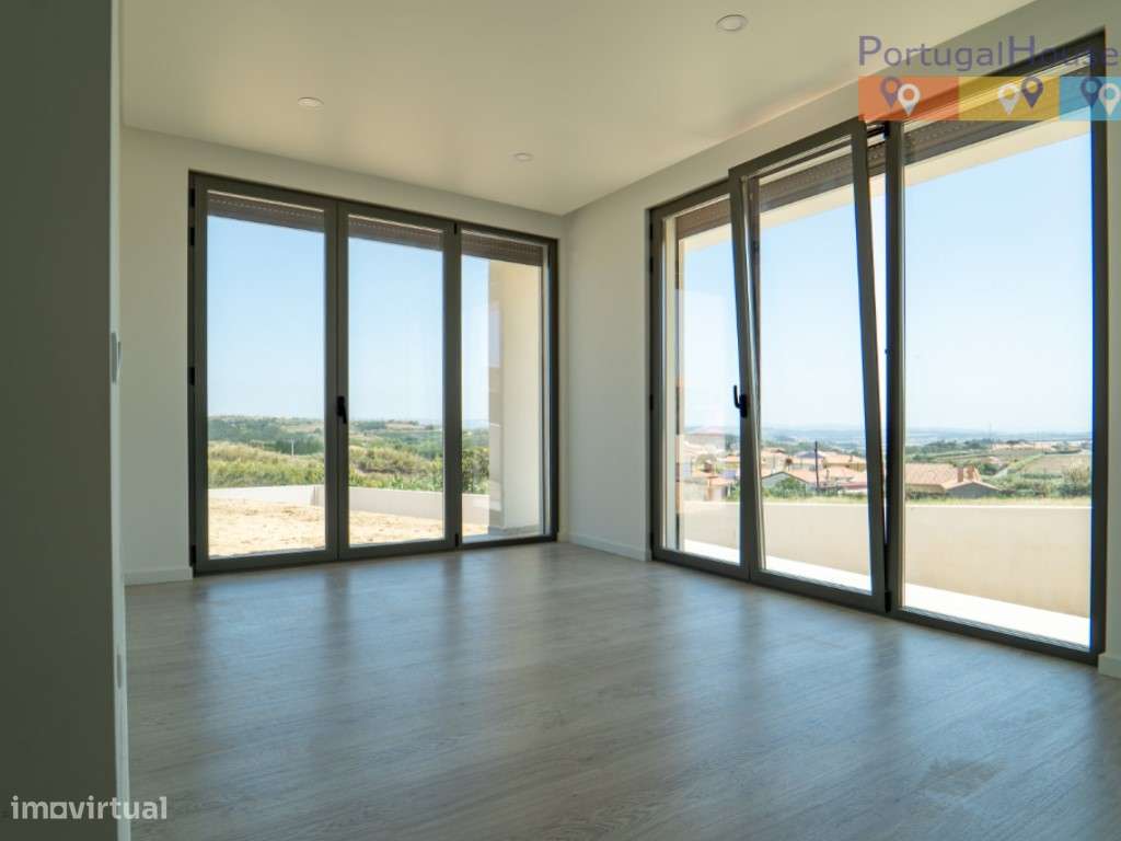 Moradia independente de arquitetura moderna e espetacular com vista...-5