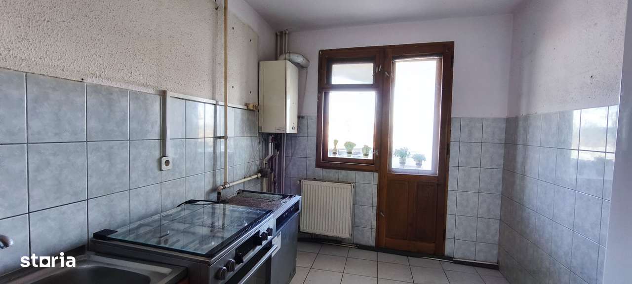 Ap. ultracentral, 4 camere, 2 bai, lift, bloc 1992-6