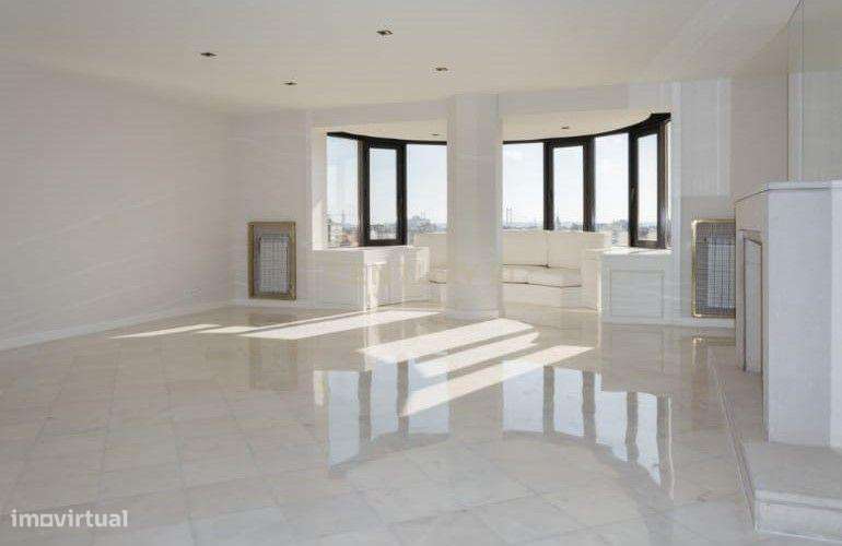 Luxuoso Apartamento T3 nas Torres das Amoreiras, Lisboa-18