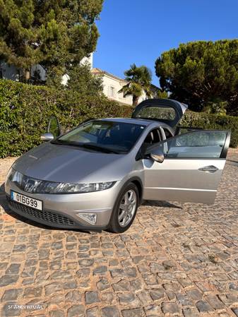 Honda Civic 1.8 Executive - 19