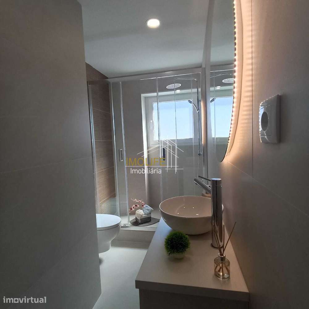 Apartamento T3 totalmente remodelado em Benfica-25