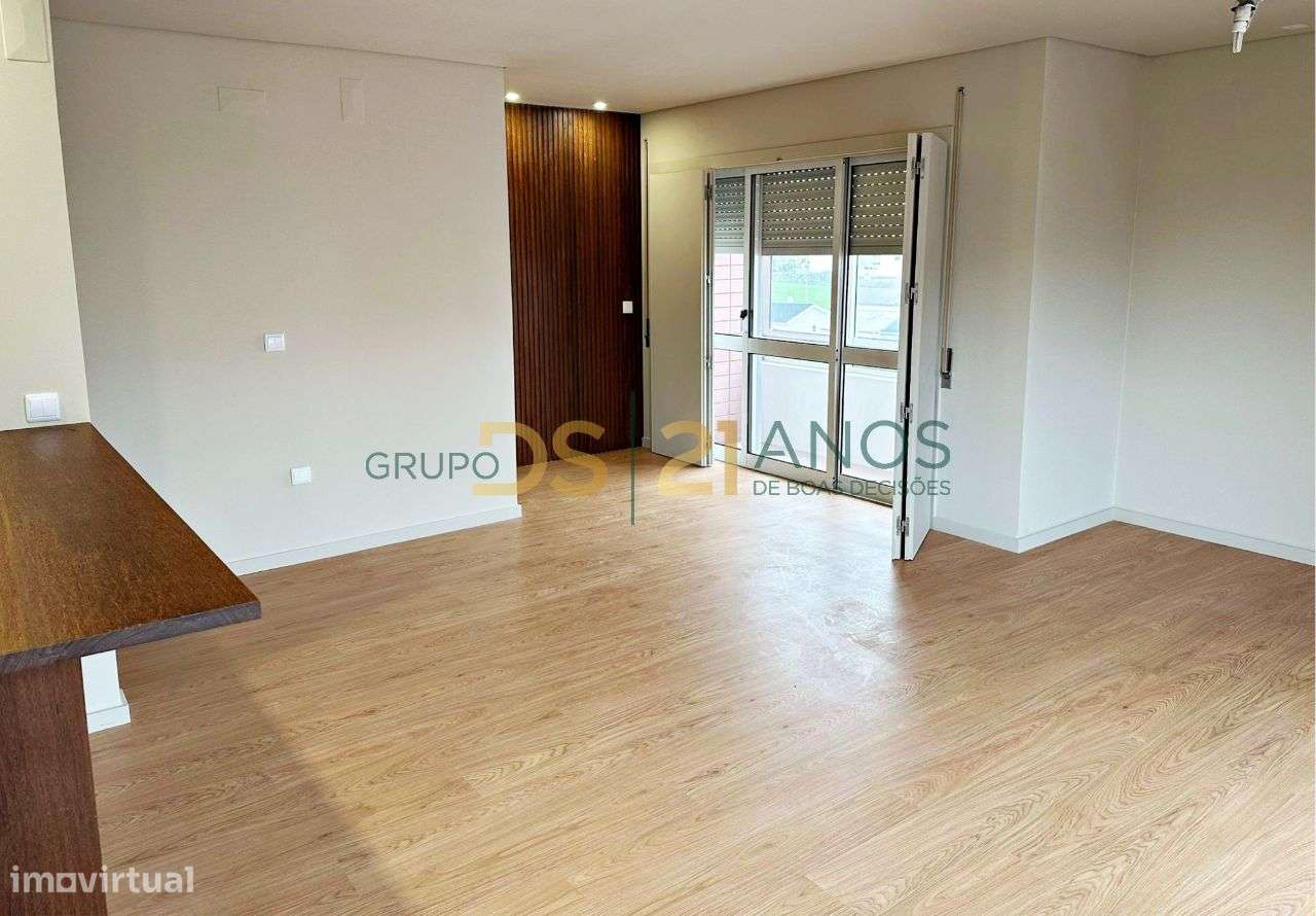 Apartamento T2 Renovado na Póvoa de Varzim - Grande imagem: 2/9