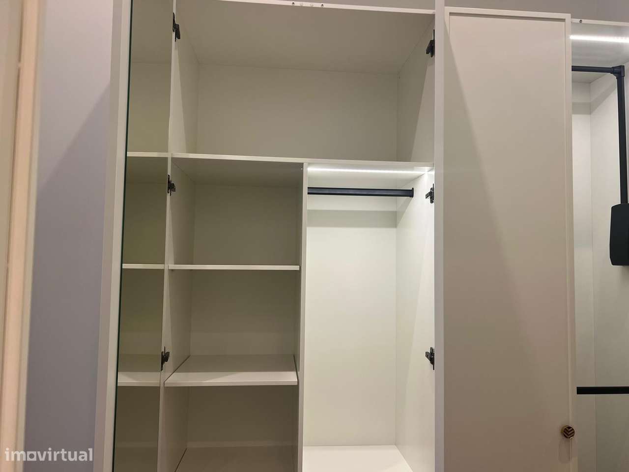 T0 luxuoso, mobilado e equipado, no centro-20