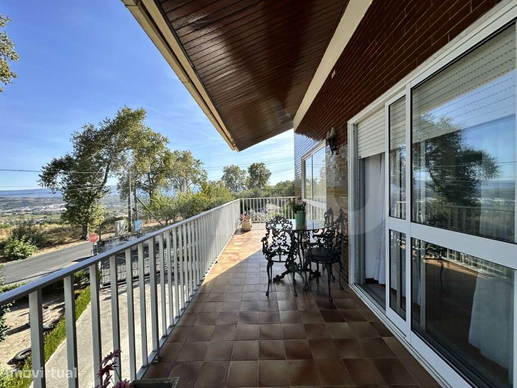 Moradia T3 com logradouro e anexo - Bairro do Espertim, Covilhã-31