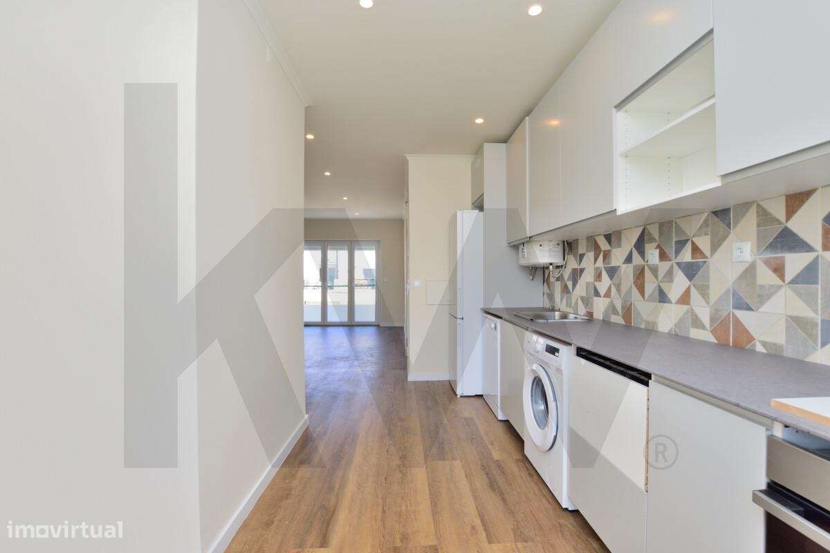 T2, 79m2, remodelado a estrear, cozinha equipada, varanda, Almada - Grande imagem: 4/24