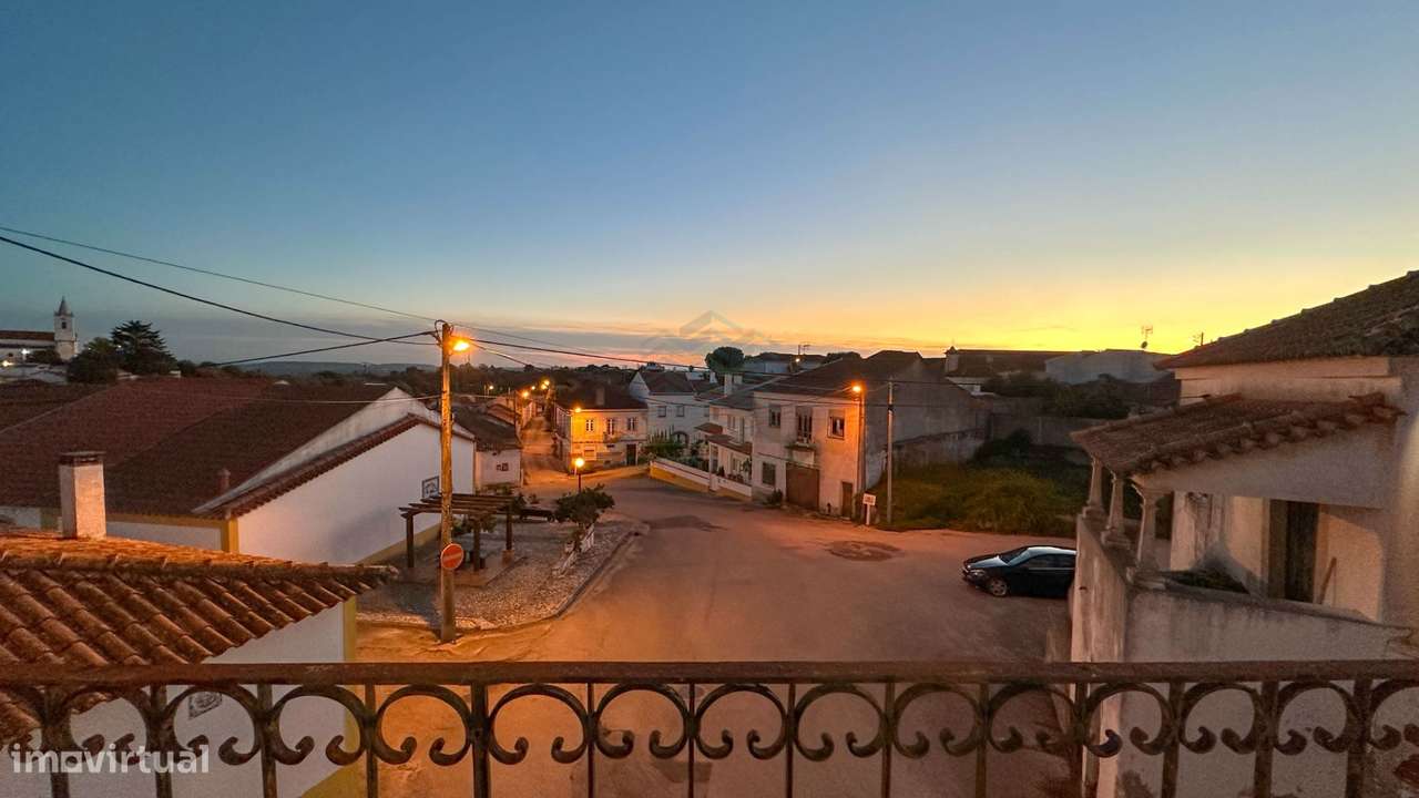 Moradia T7 com Garagem e Armazém - Alcorochel - Torres Novas-10