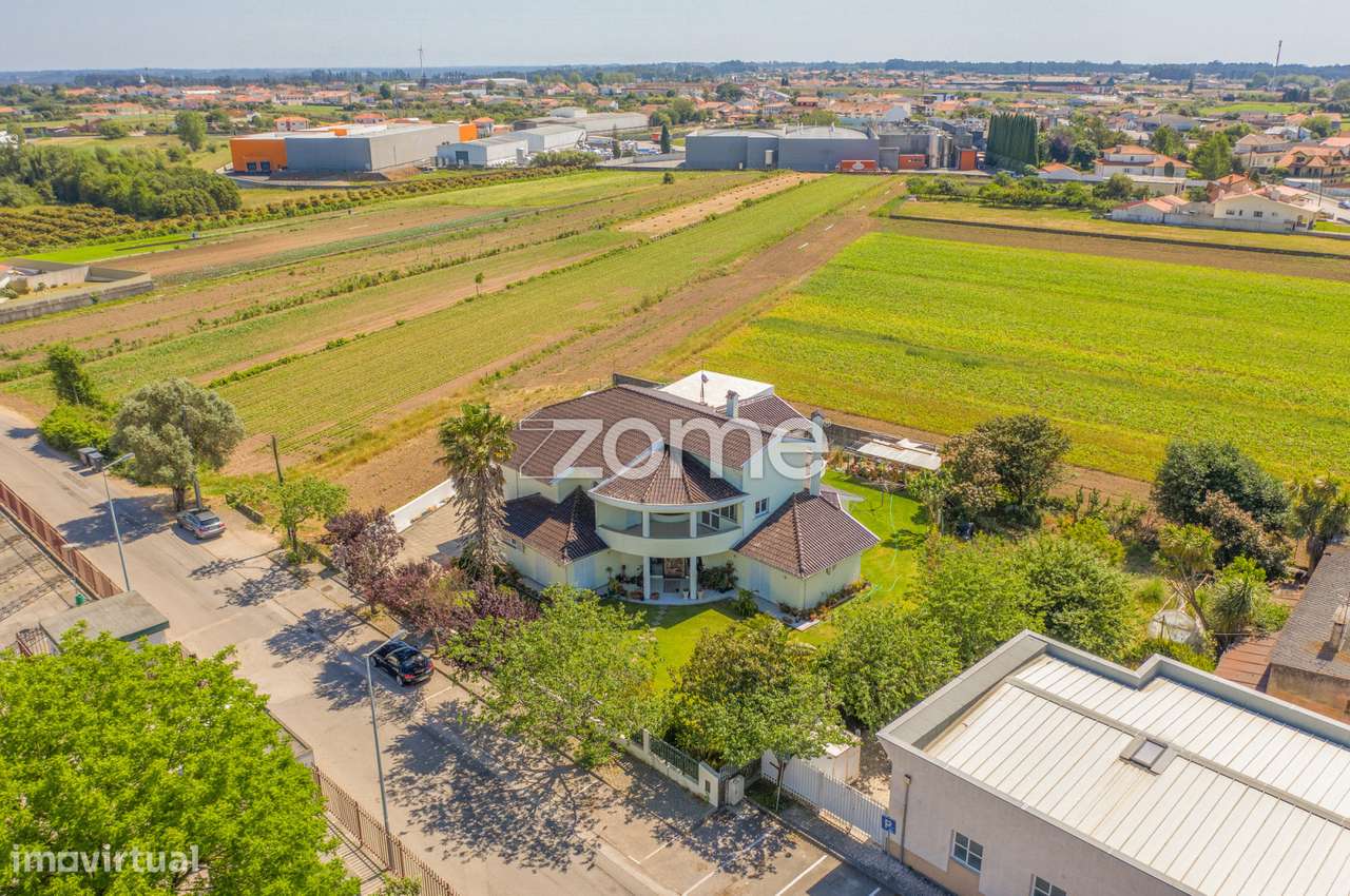 MD T5 Oliveirinha | Isolada | 1312m2 Terreno | Garagem 2 carros | - Grande imagem: 2/44