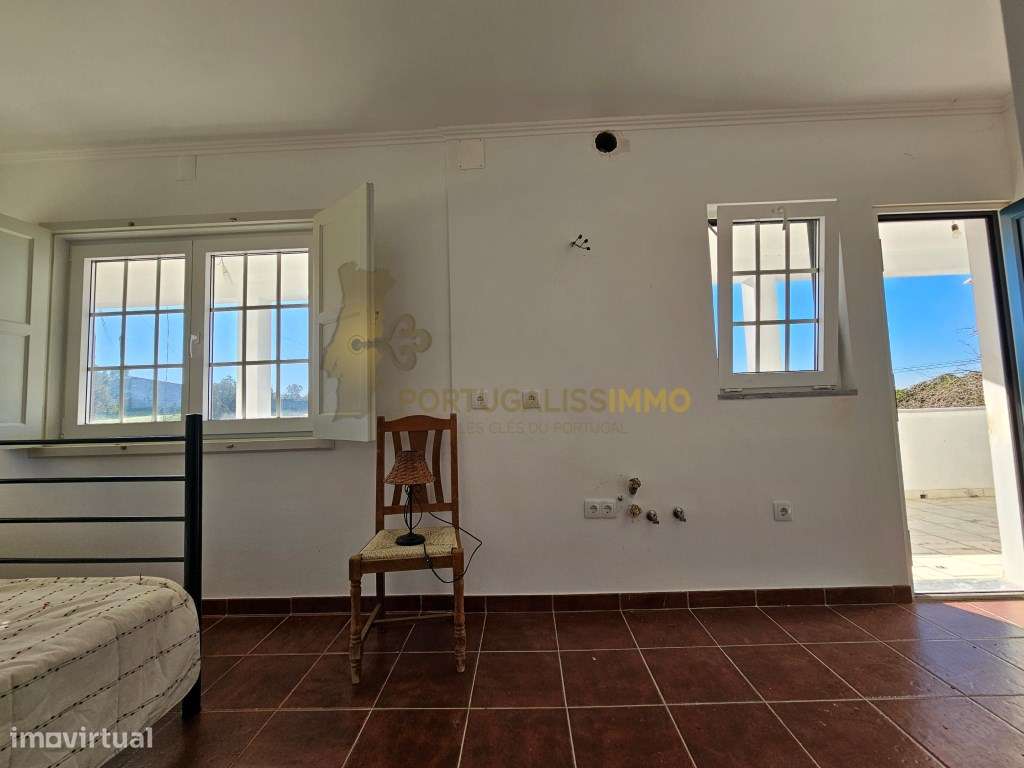 Vende-se: Moradia Familiar Espaçosa e Versátil na Madalena, Tomar.-25