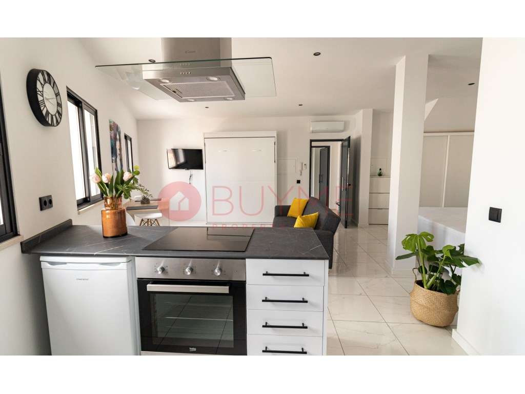 Bloco de 5 Apartamentos Remodelados no Centro de Albufeira - Grande imagem: 5/59