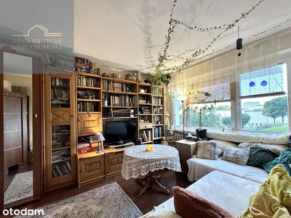 4 pokoje, balkon, 1. piętro - Os. Batorego-0