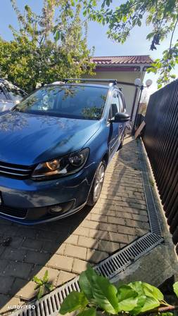 Volkswagen Touran 2.0 TDI DSG Comfortline - 6