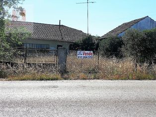 Moradia V3, p/ remodelação, terreno 4,000m2