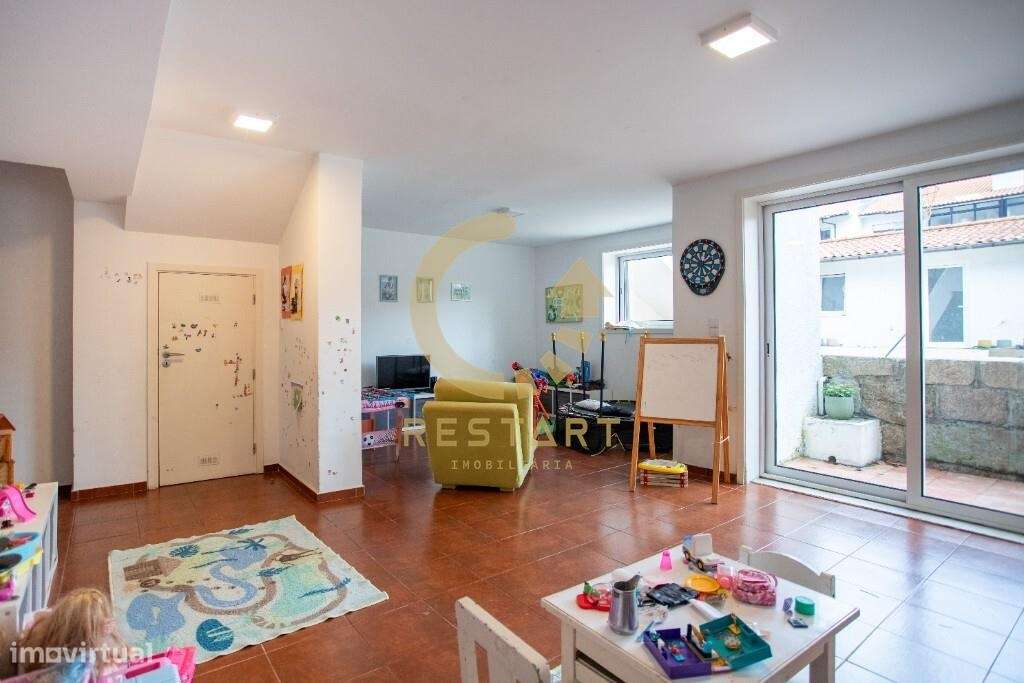 Moradia T3 em banda à Circunvalação - Grande imagem: 5/29