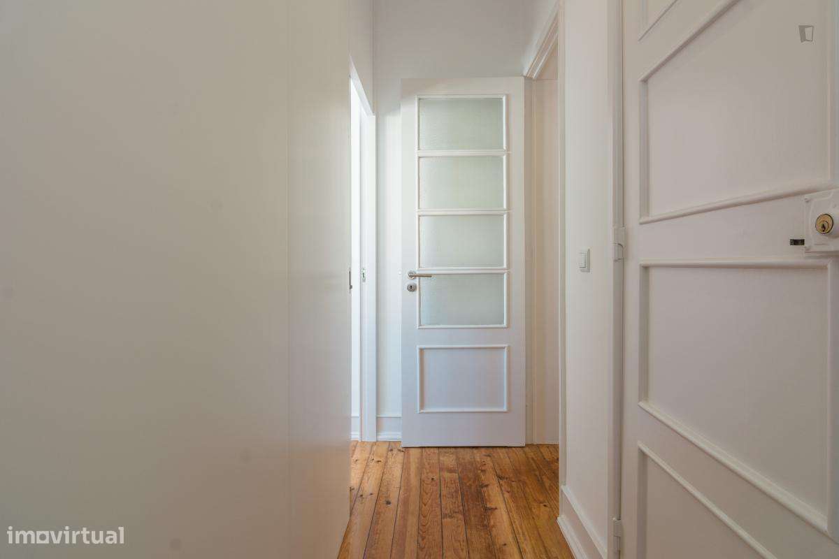 Quarto - localizado em Alameda Lisbon - Grande imagem: 3/10