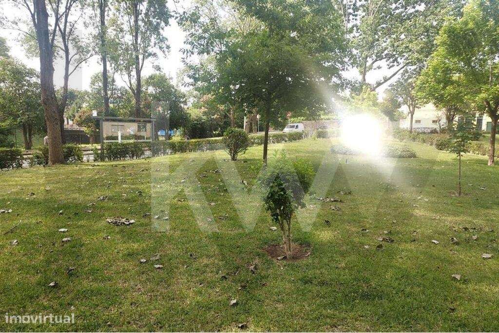 T1 Prelada, junto à estação do metro de Ramalde e rede de Autocarro - Grande imagem: 5/30