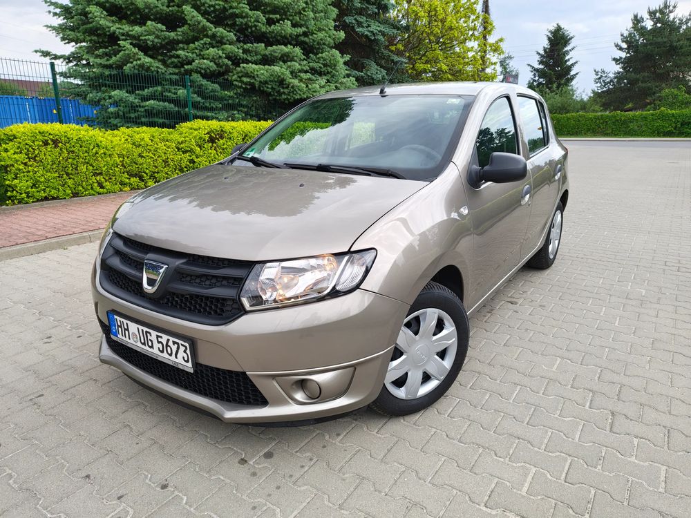Dacia Sandero II 1.2 16V 75 Celebration 2013
