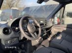 Mercedes-Benz Sprinter - 10