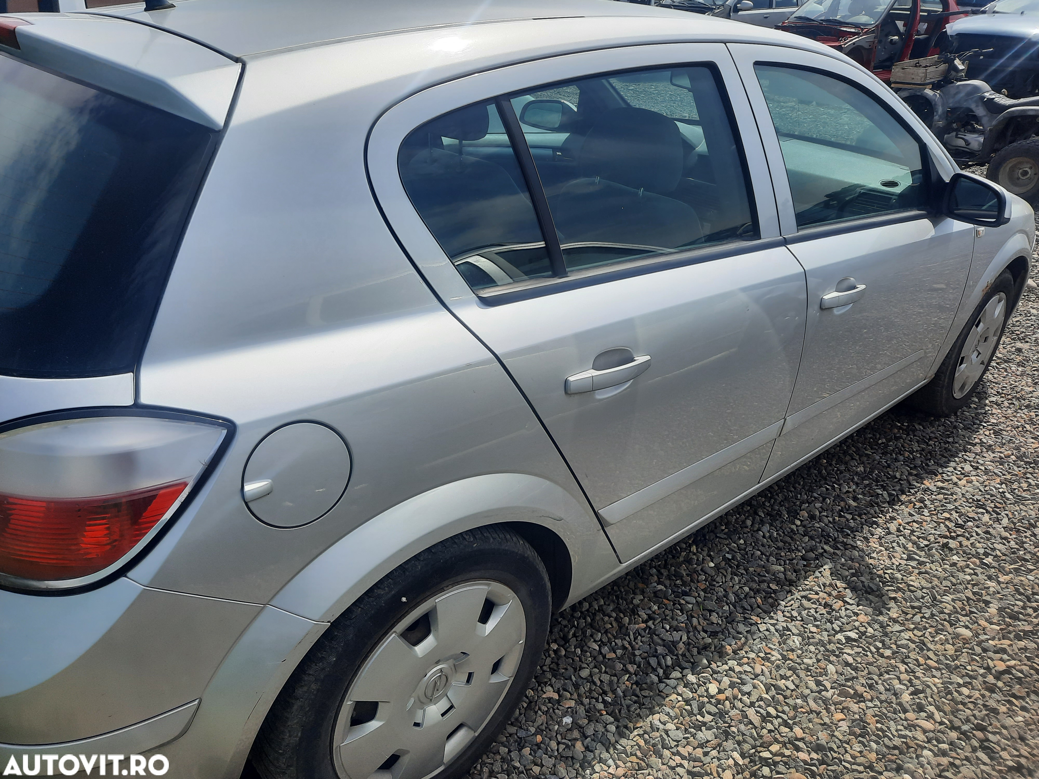 Dezmembrez Opel Astra H 1.6 - 2