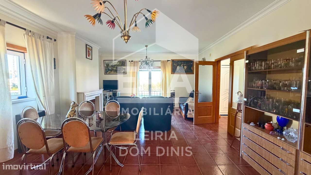 Moradia T4 localizada na zona de Lourais, Leiria-5