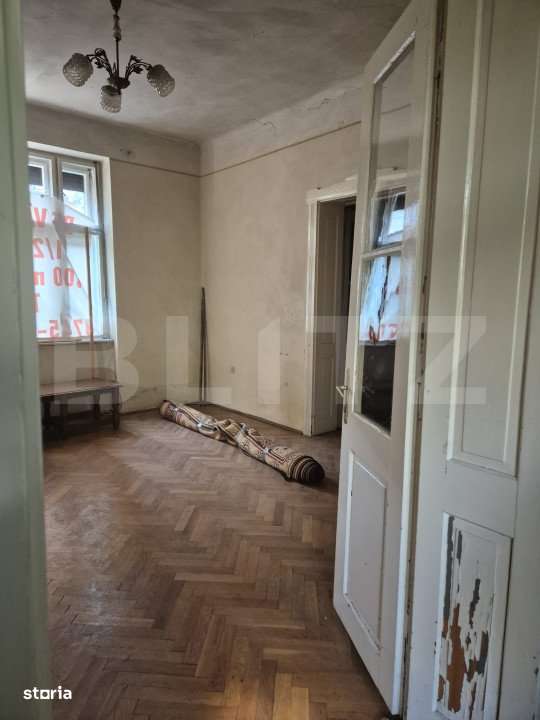 Casa, zona centrala, curte comuna - Imagine principală: 5/6