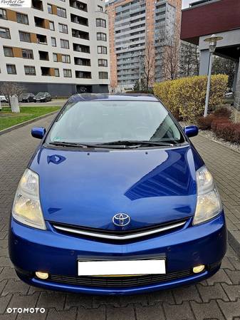 Toyota Prius (Hybrid) - 22