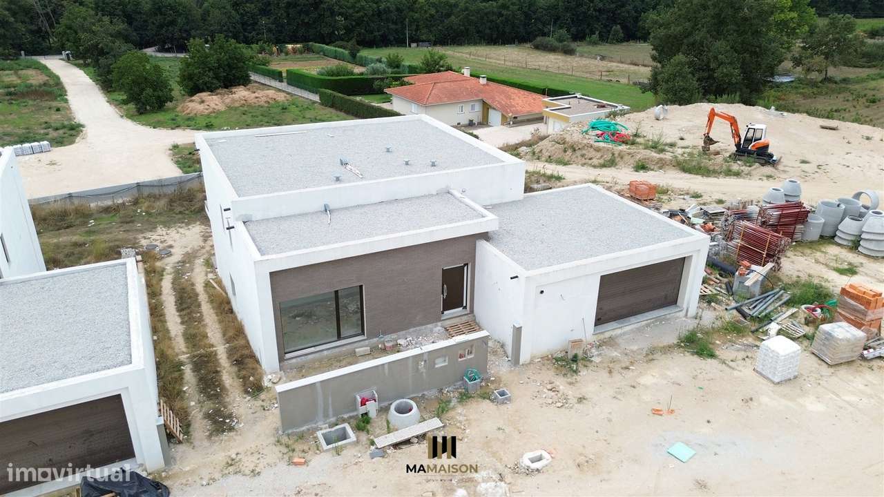 Moradia T3 Contemporânea em Construção | Castanheiro do Ouro, Tarouca-5