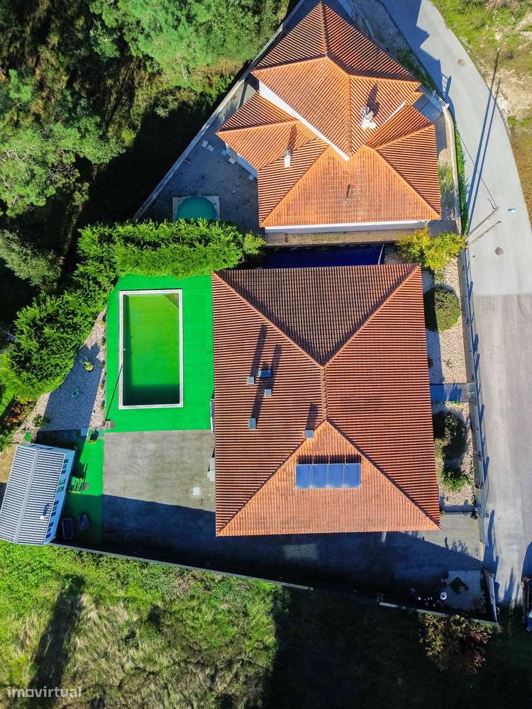 Moradia T3 com Piscina, Jacuzzi e Acabamentos de Alta Qualidade - Grande imagem: 2/46