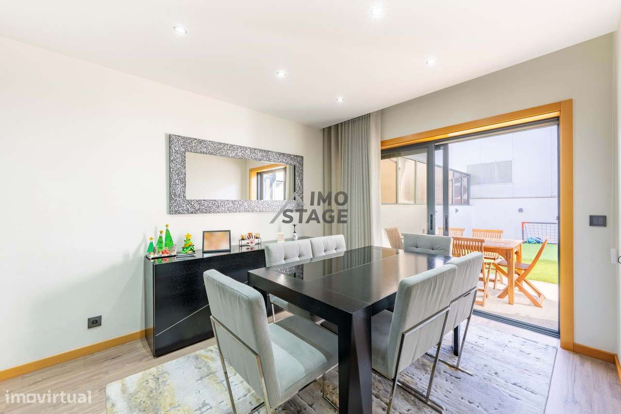 Moradia T3 de Luxo em Condomínio no Centro de Valongo-8