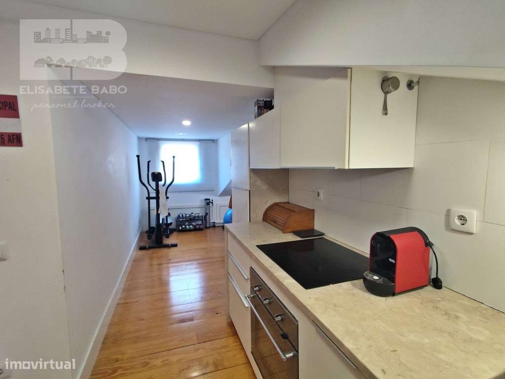 **Apartamento T1 em Campolide com Vista Deslumbrante sobre Monsanto**-20