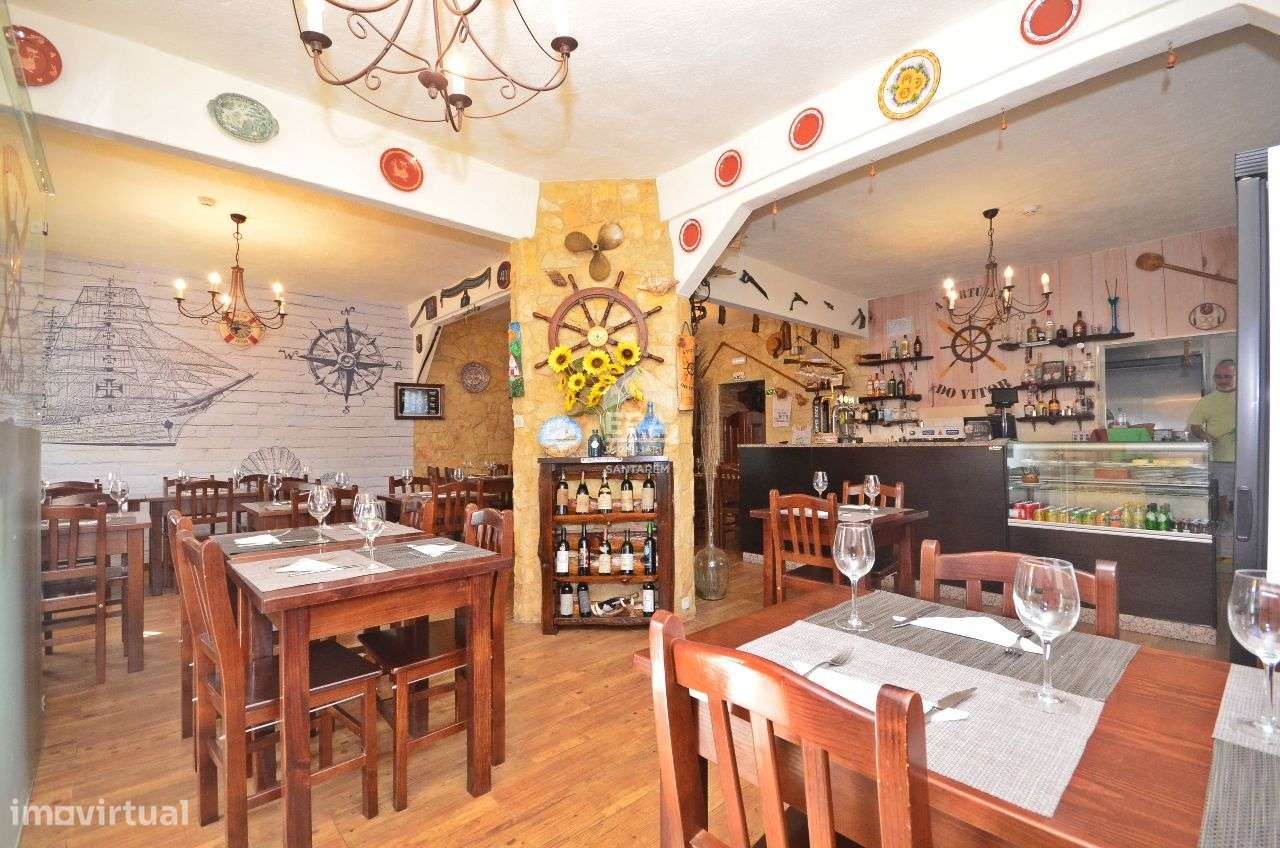 Restaurante situado no Centro de Alcanhões - Grande imagem: 2/18