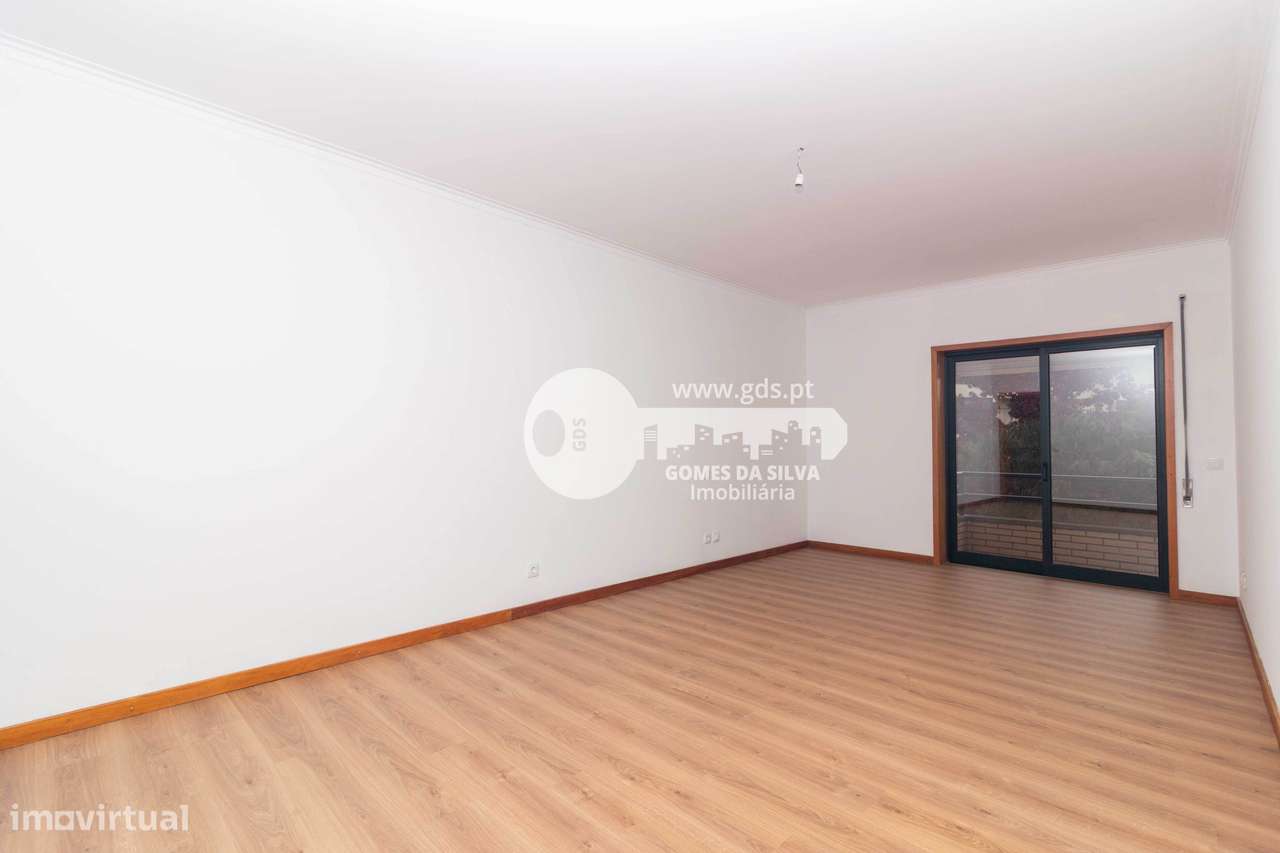 Apartamento T3 c/ suite na Rua Américo F. Carvalho-19