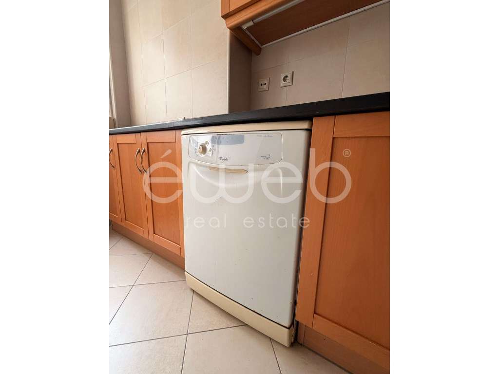 Apartamento T4, Bonfim, Setúbal-24