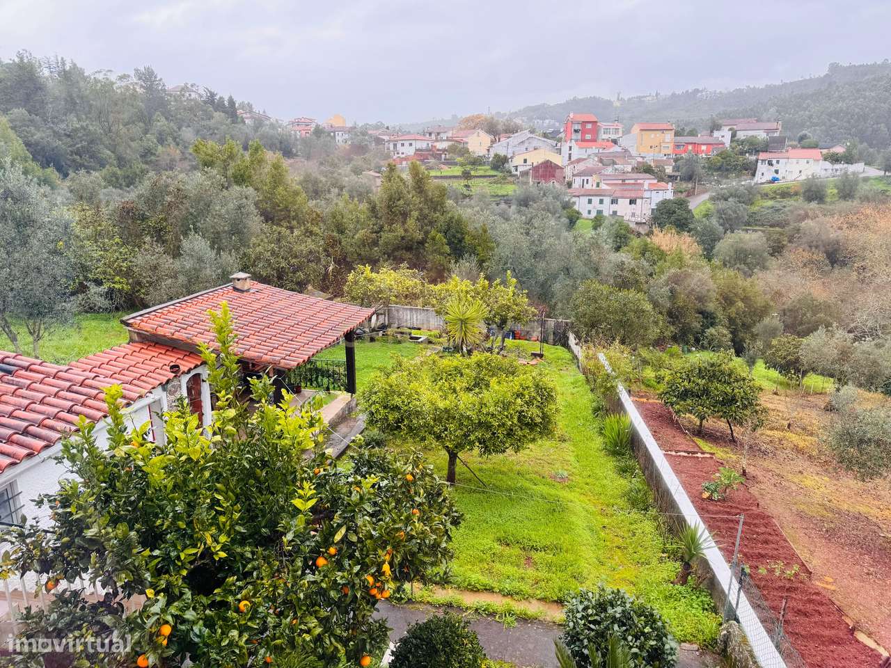 Moradia Independente de 2 Andares – Excelente Exposição Solar (Sul) - Grande imagem: 5/6