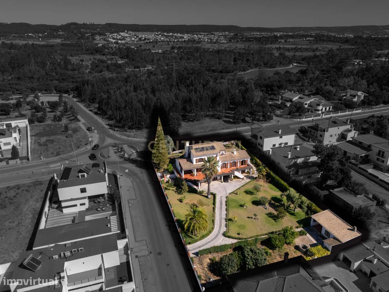 Moradia Exclusiva T5 na Quinta do Bonito – Entroncamento - Grande imagem: 3/17