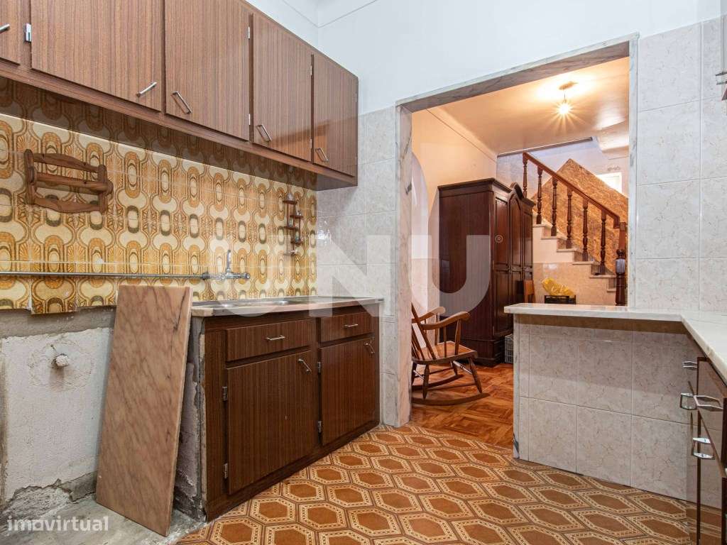 Moradia Bifamiliar T4 + T1 com garagem nas Paredes, em Alenquer!-27