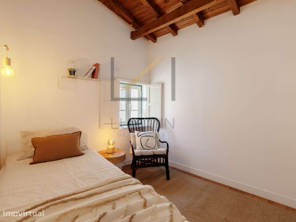 Apartamento T2 em Alfama, excelente localização-17