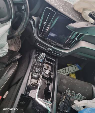 interior complet scaune fata piele alcantara vas lichid parbriz servo expansiune praguri haion portbagaj plafoniera Volvo XC 60 2, an 2018, motor 2.0 benzina plug-in hybrid, 320cp,  dezmembrez dezmembrari - 7