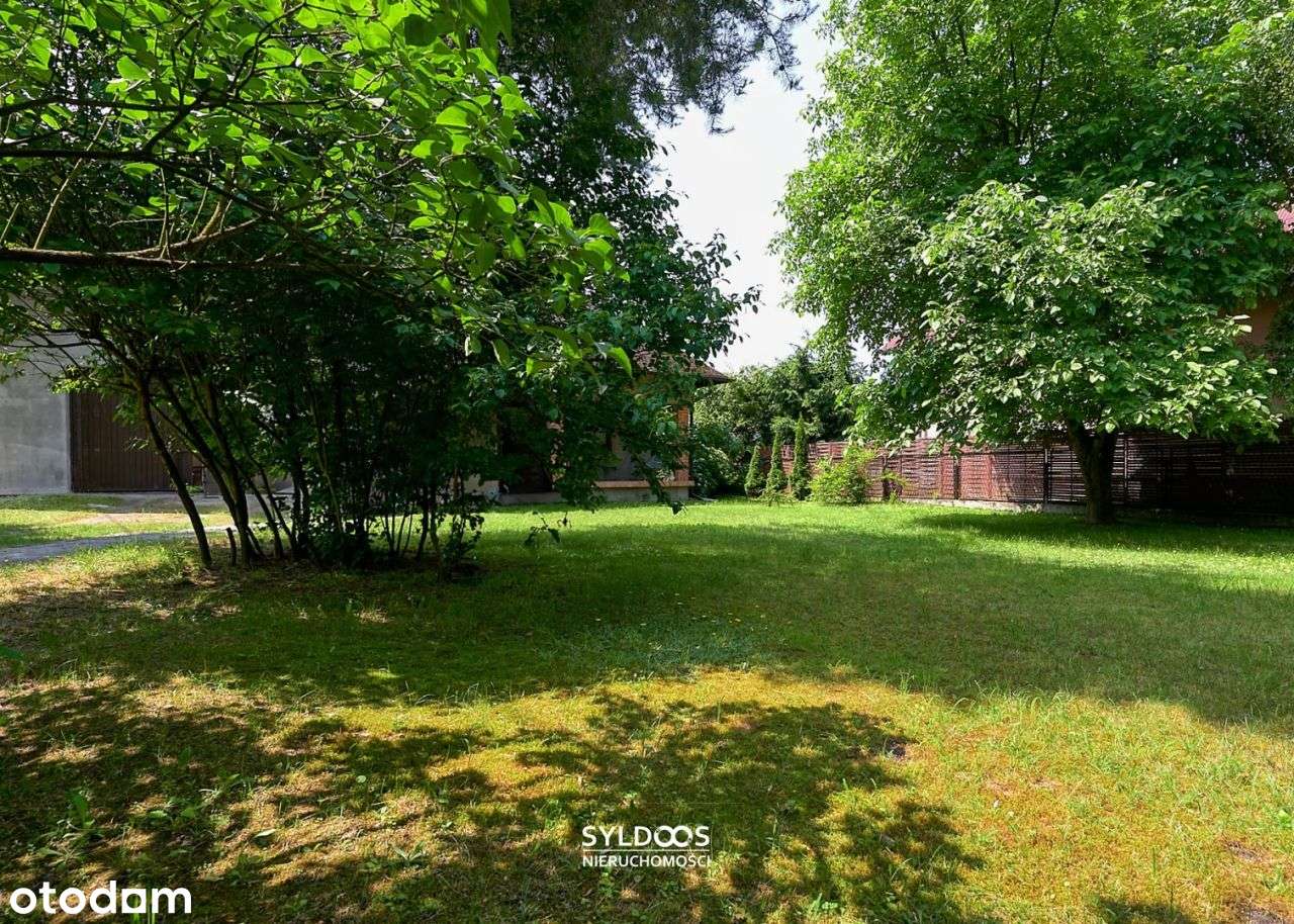 Kryspinów działka z dużym domem pod inwestycję-13